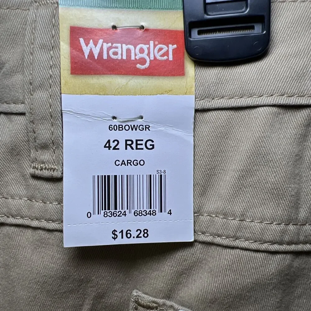Wrangler Cargo Shorts NWT Mens 42 Relaxed Fit Beige Khaki Pockets Cotton